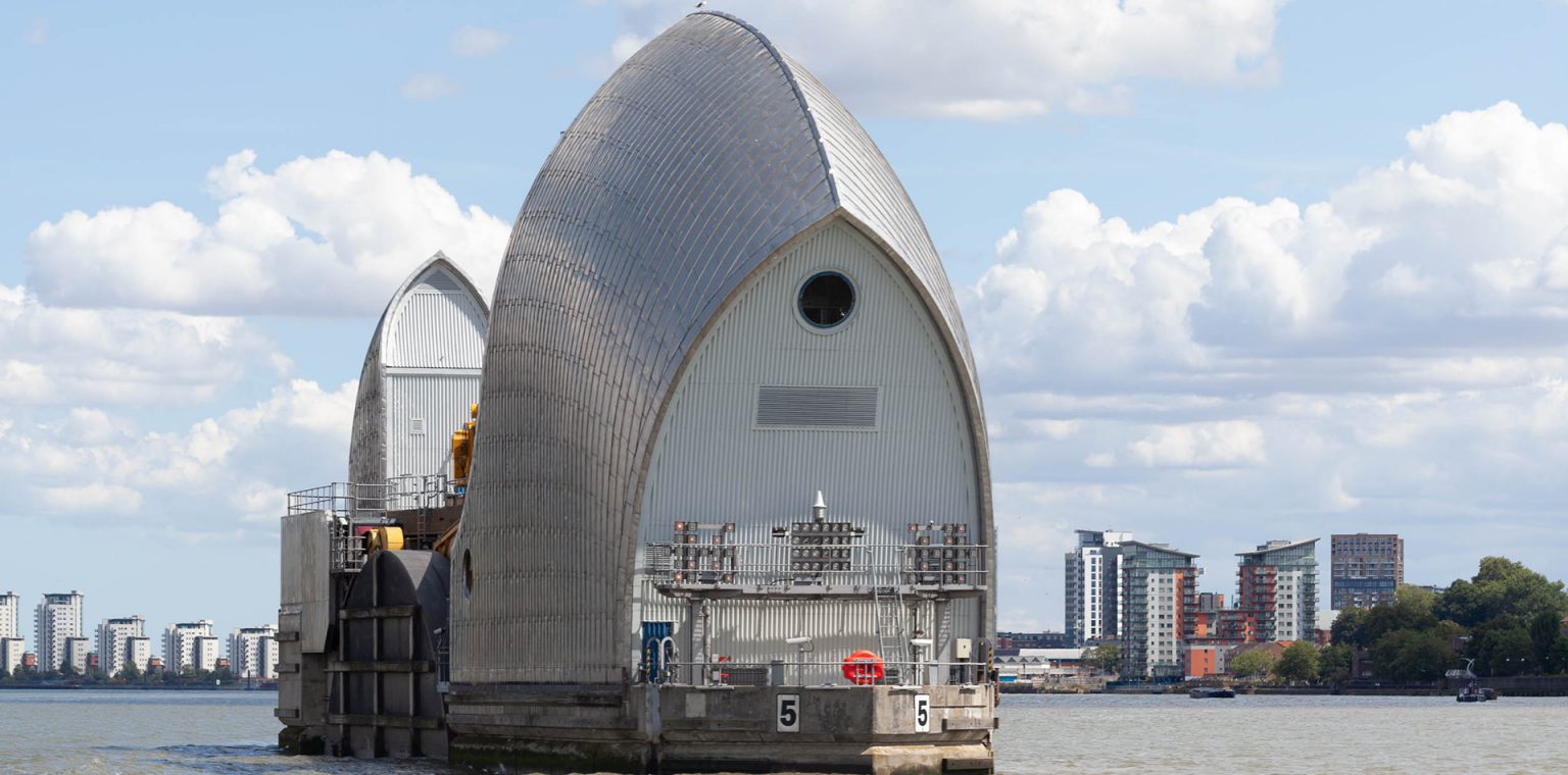 Navigating the Thames Barrier Navigating the Thames Barrier