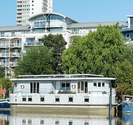 More people are choosing to live on the tidal Thames